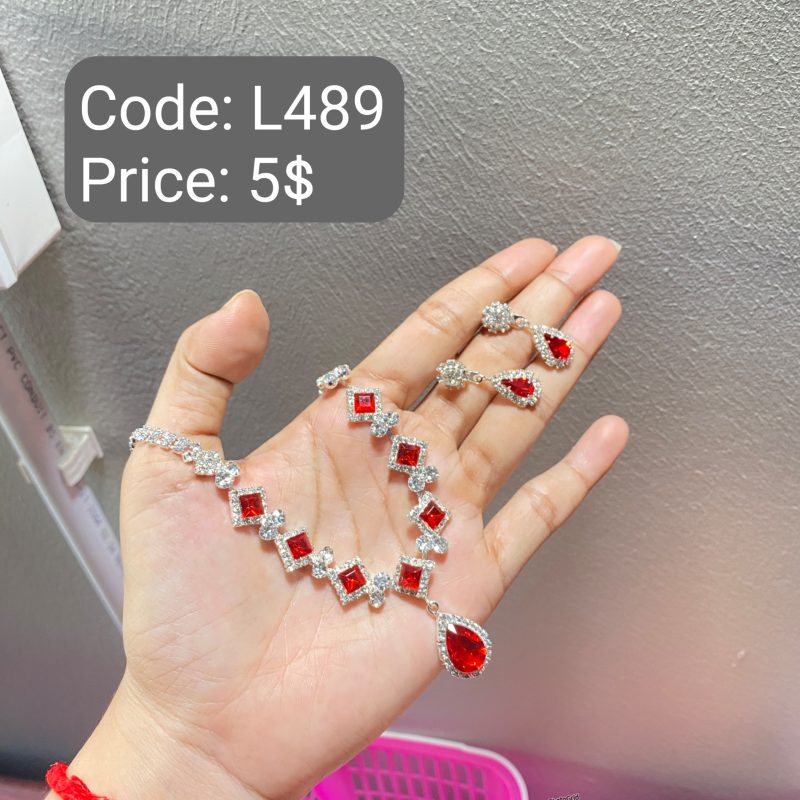 L489